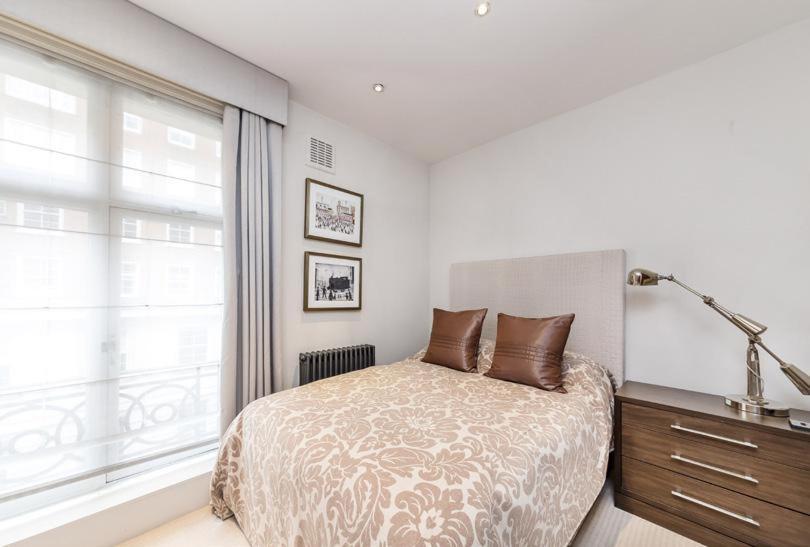 2 Bed, 2 Bath In Mayfair, Garden View Лондон Екстер'єр фото